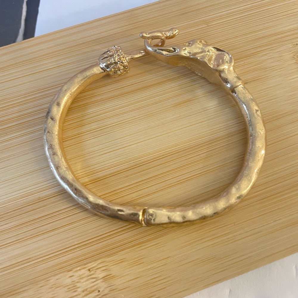 STATEMENT BRACELET - Picture 1 of 12